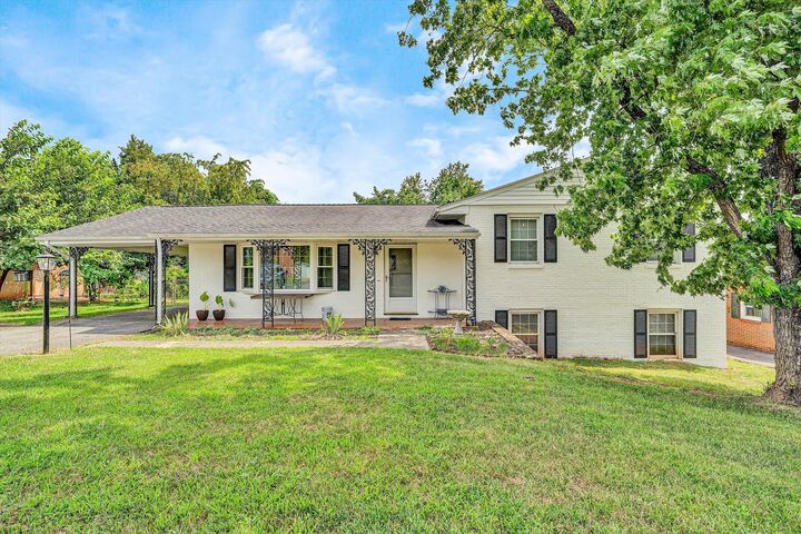 917 Colbourne Ave  Vinton VA 24179 photo