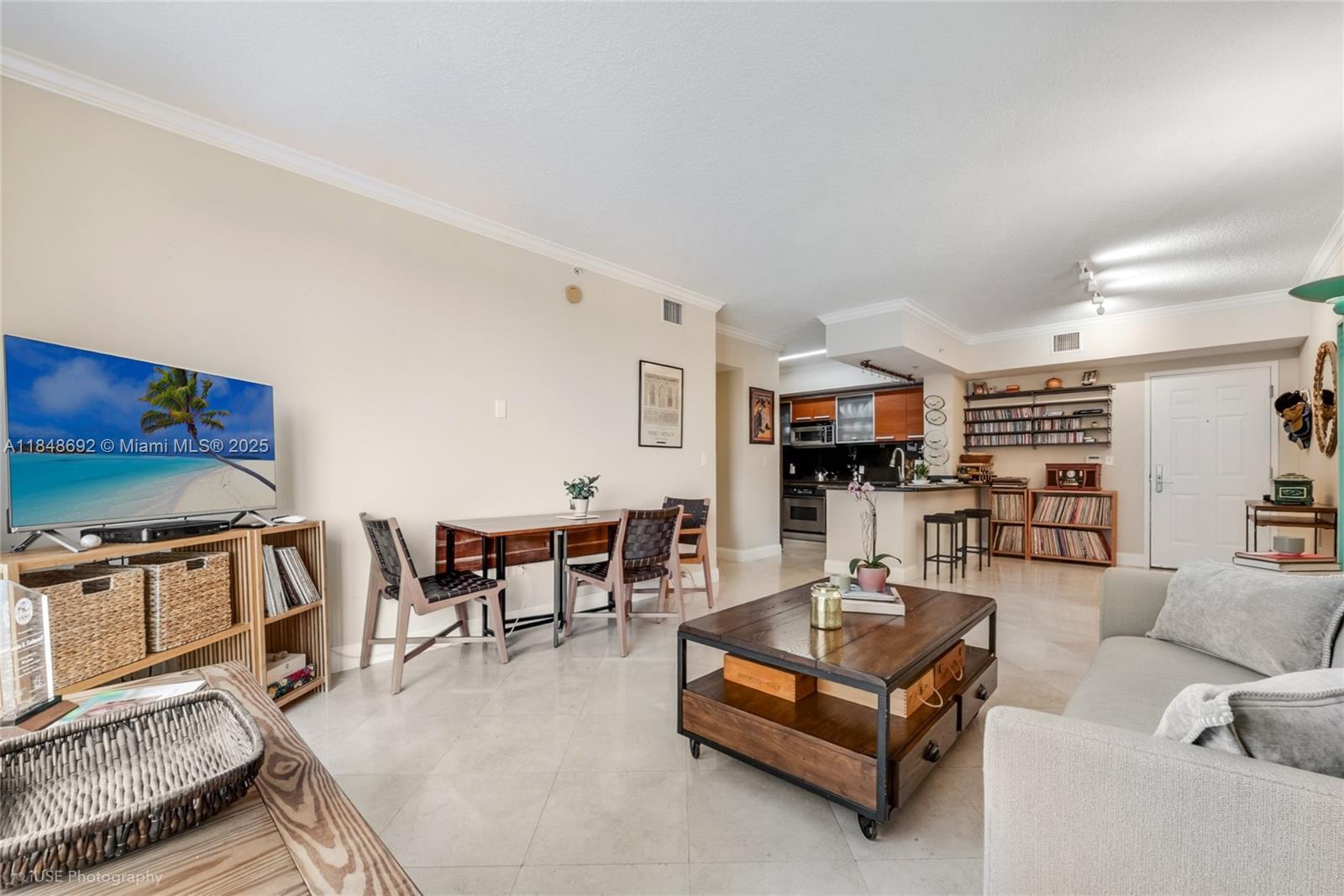 Property Photo: 2030 S Douglas Rd 511 FL 33134