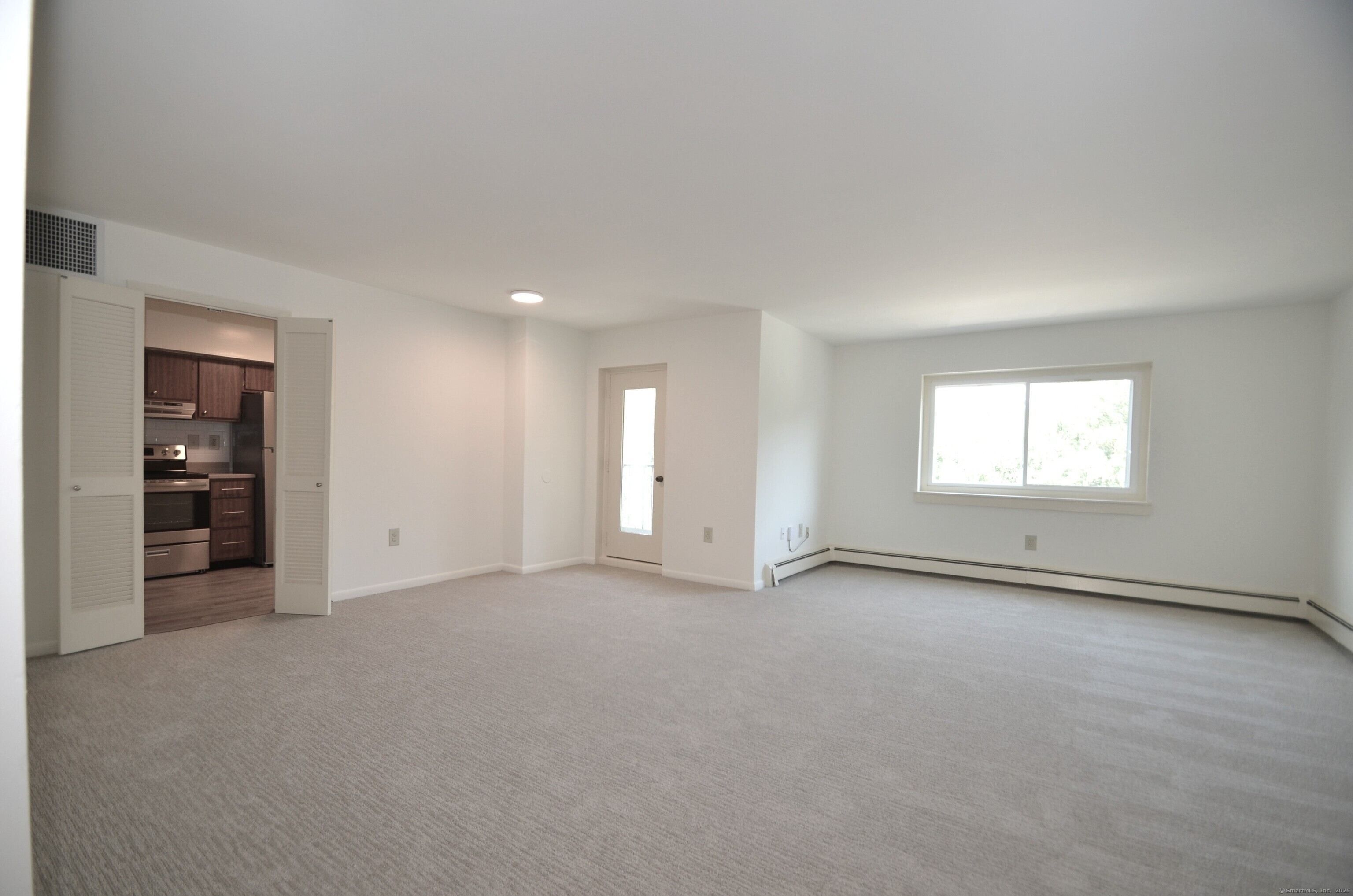 Property Photo: 3900 Park Avenue 6L CT 06604