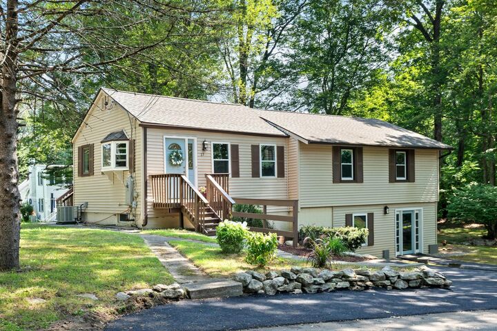 17 Ireland Drive  Coventry CT 06238 photo