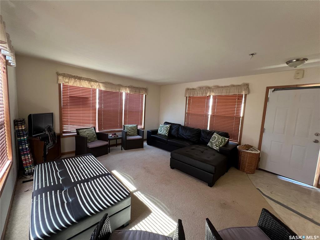Property Photo:  19 Meadowlark Court  SK S0H 3P0 