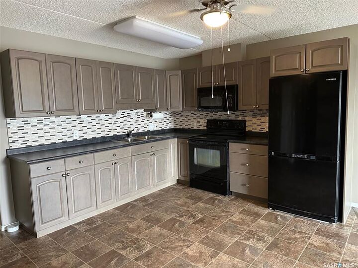 Property Photo: 1637 1st Street 305 SK S4A 2X4