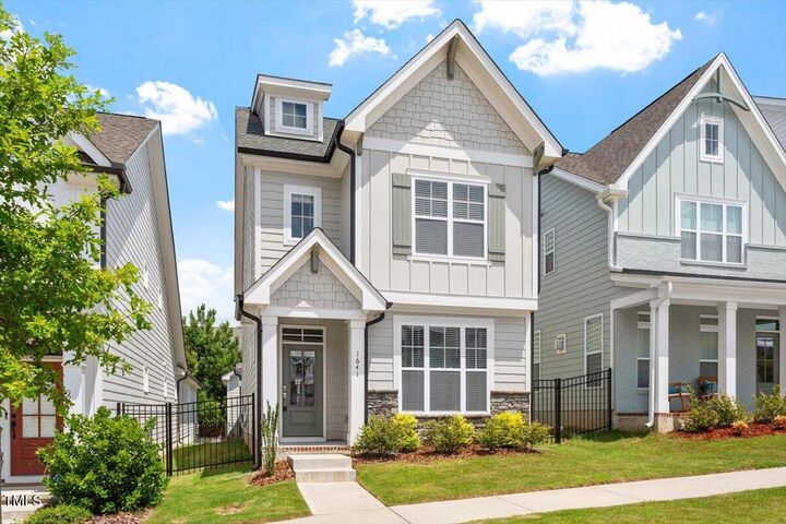 Property Photo: 1641 Glazebrook Drive NC 27587