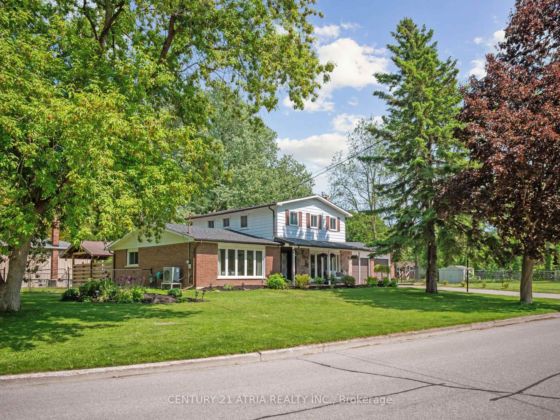 Property Photo:  7 May Avenue  ON L0G 1V0 