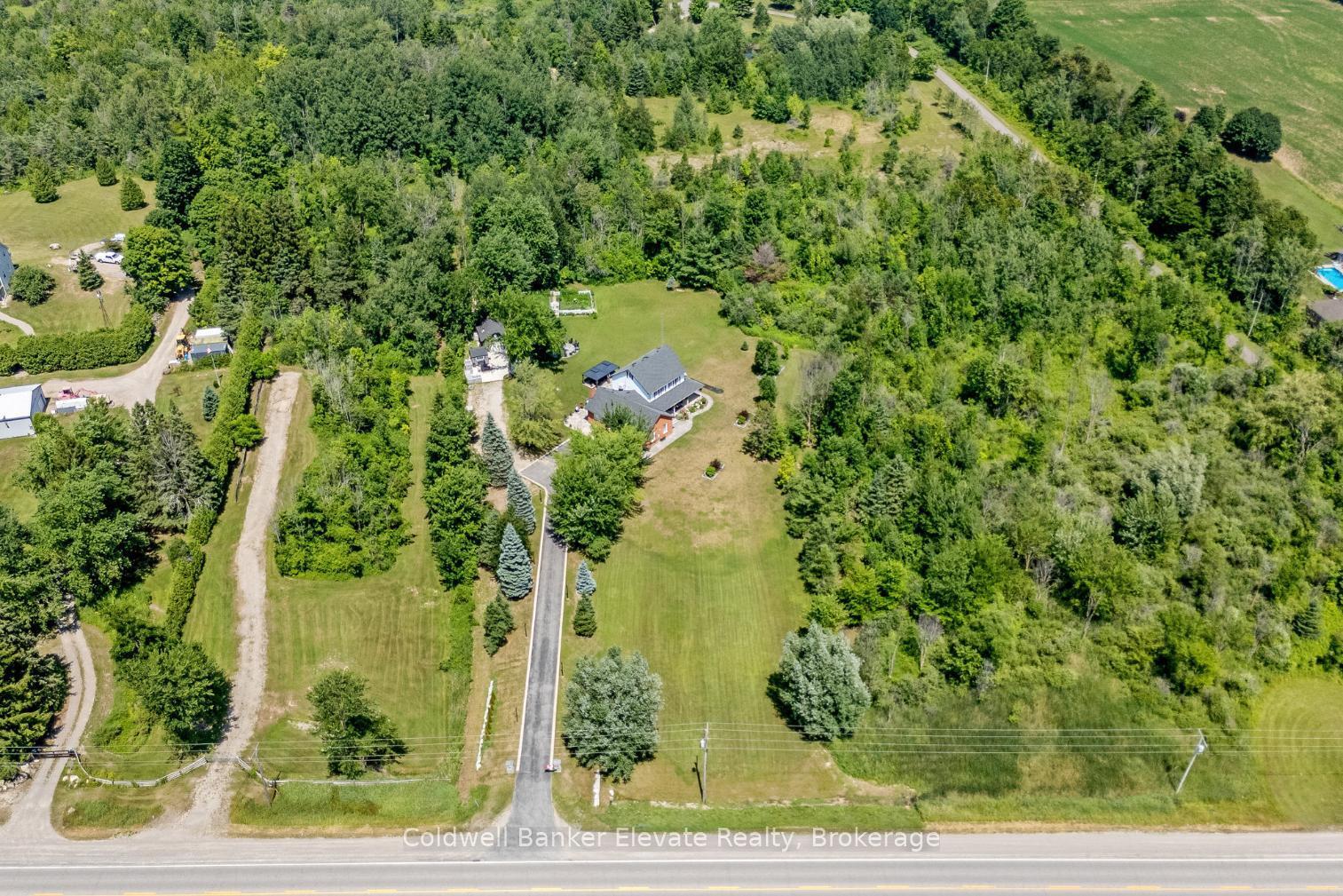 Photo de la propriété: 5029 Trafalgar Road ON L7G 4S4