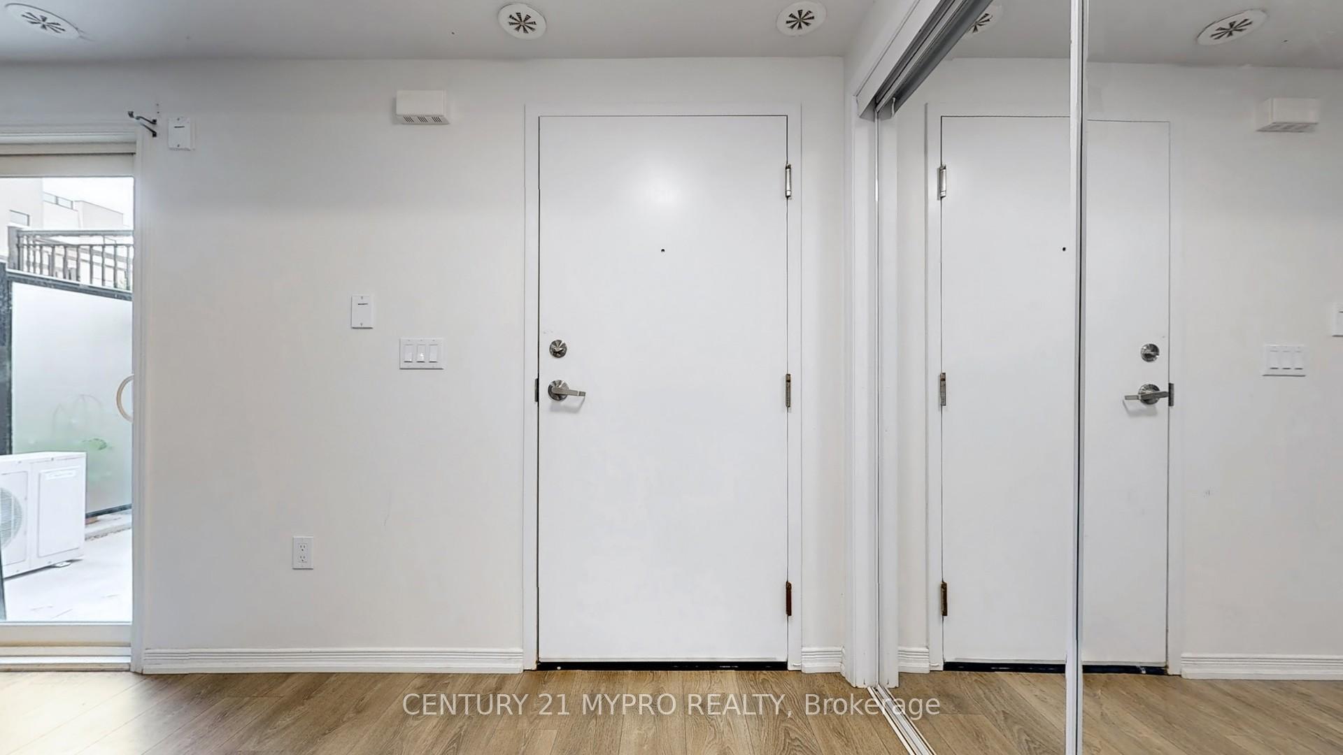 Property Photo: 515 Kingbird Grove 135 ON M1B 0E4