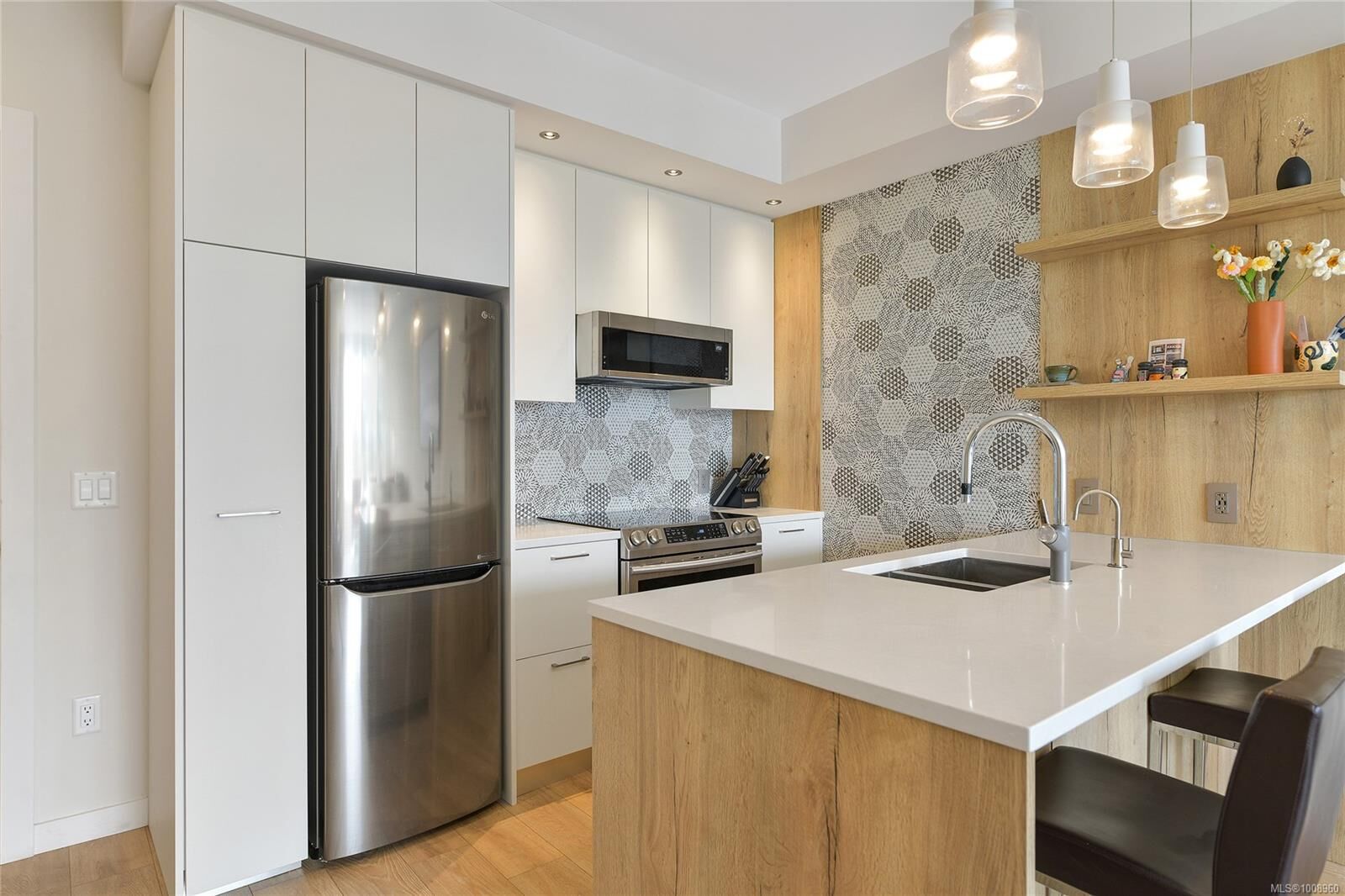 Property Photo: 1588 North Dairy Rd 306 BC V8T 0E1