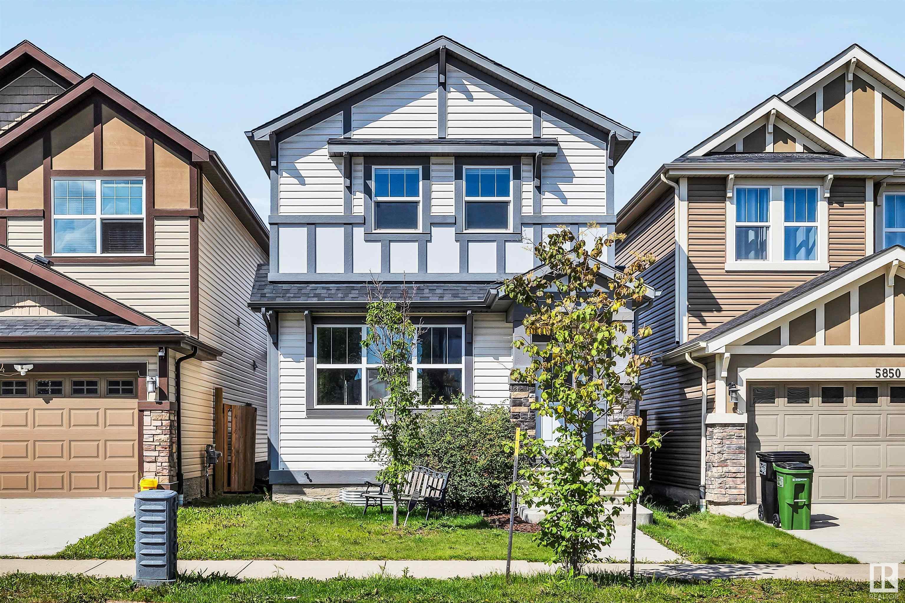 Photo de la propriété: 5852 Anthony Crescent SW AB T6W 3H5