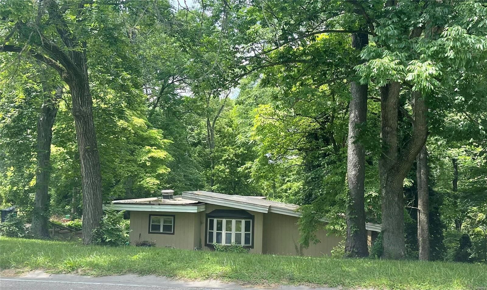 Property Photo: 9713 Old Lincoln Trail IL 62208