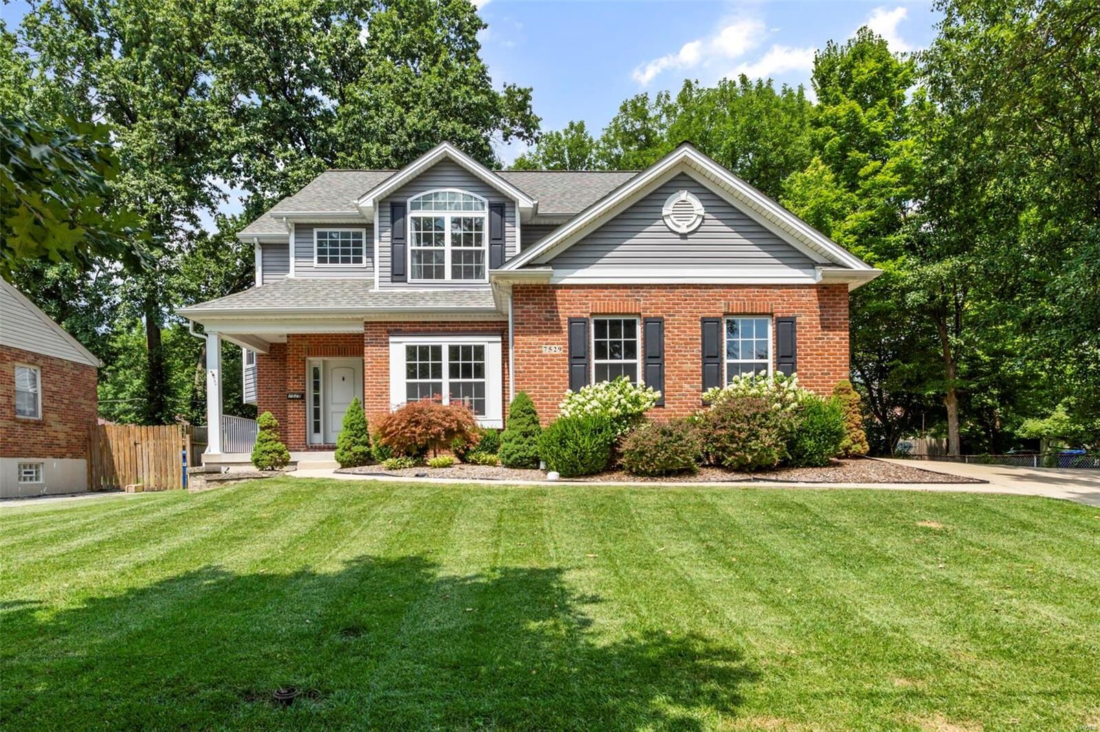 Property Photo: 7529 Shaftesbury Avenue MO 63130