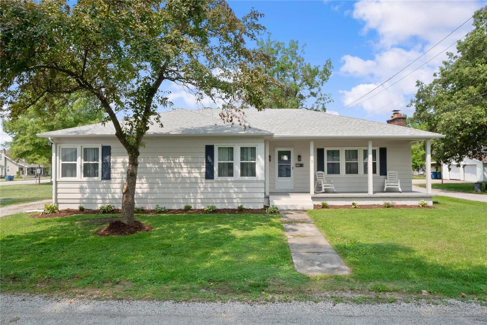 Property Photo:  5 N Franklin Street  IL 62265 