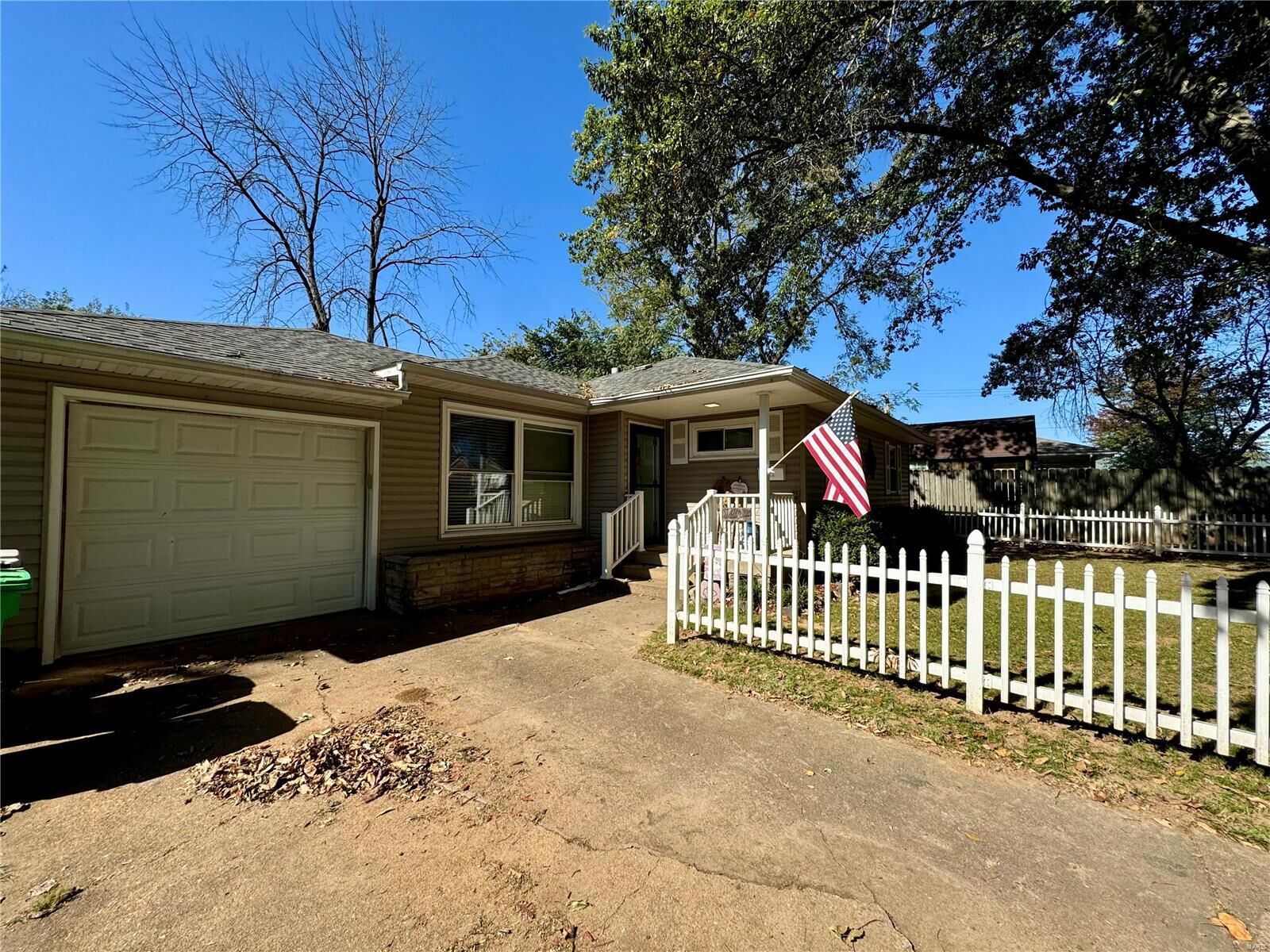 Property Photo: 521 N Jefferson Street MO 63640