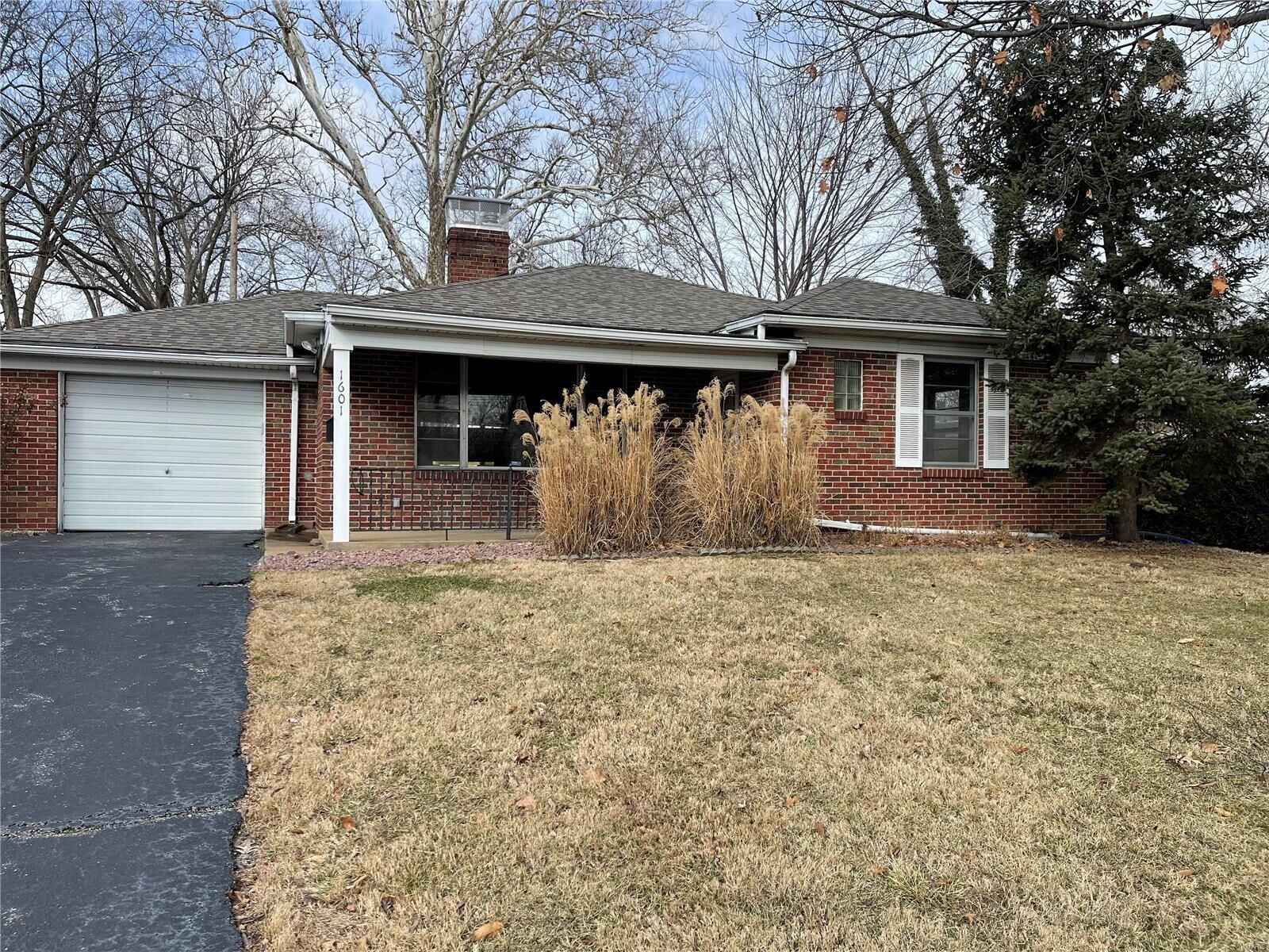 Property Photo:  1601 N Church Street  IL 62221 