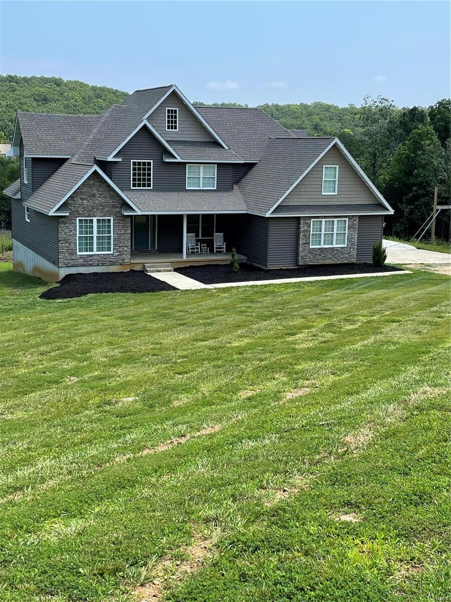 Property Photo: 402 Trail Ridge Dr MO 63601