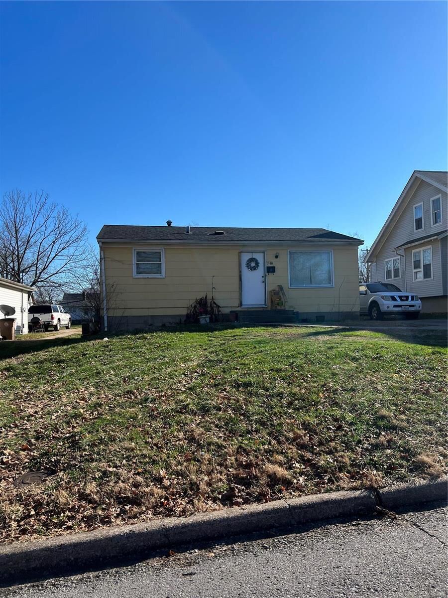Property Photo: 1140 S Pacific Street MO 63701