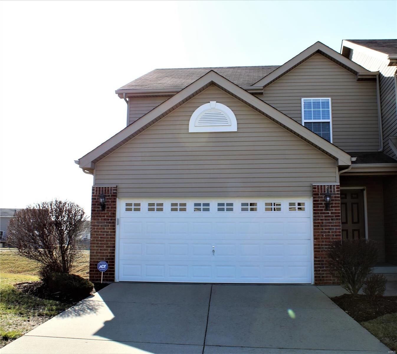 Property Photo: 827 Foxgrove Drive IL 62208