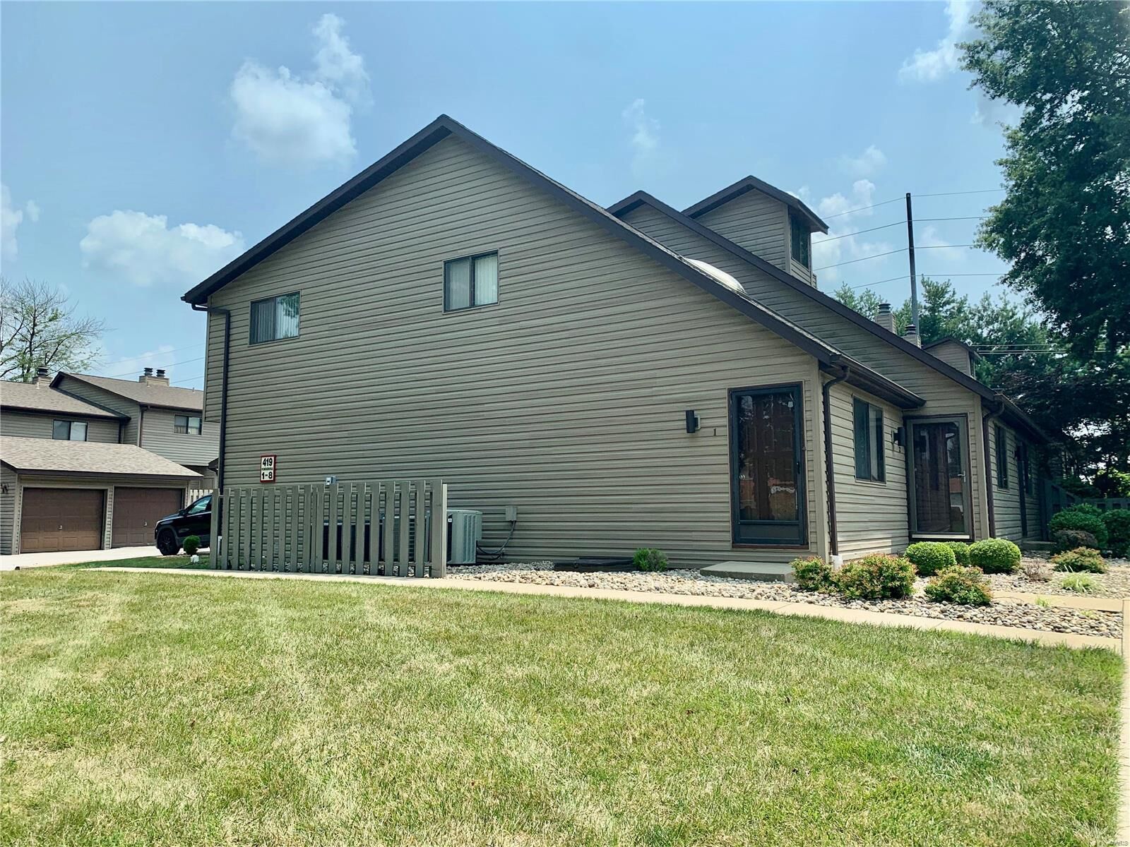 Property Photo:  419 Ponderosa Avenue 1  IL 62269 