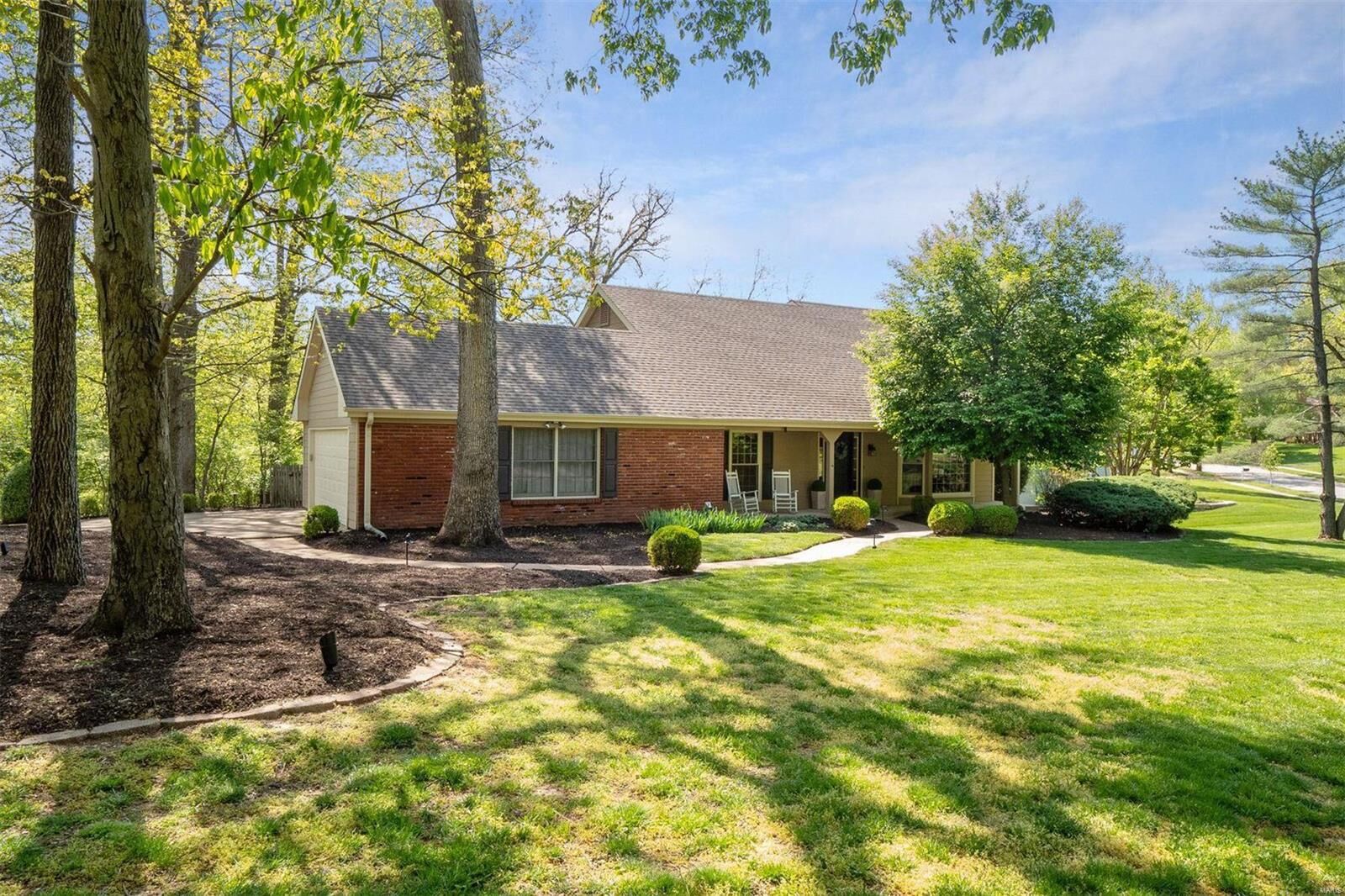 Property Photo: 1604 Featherstone Drive MO 63131