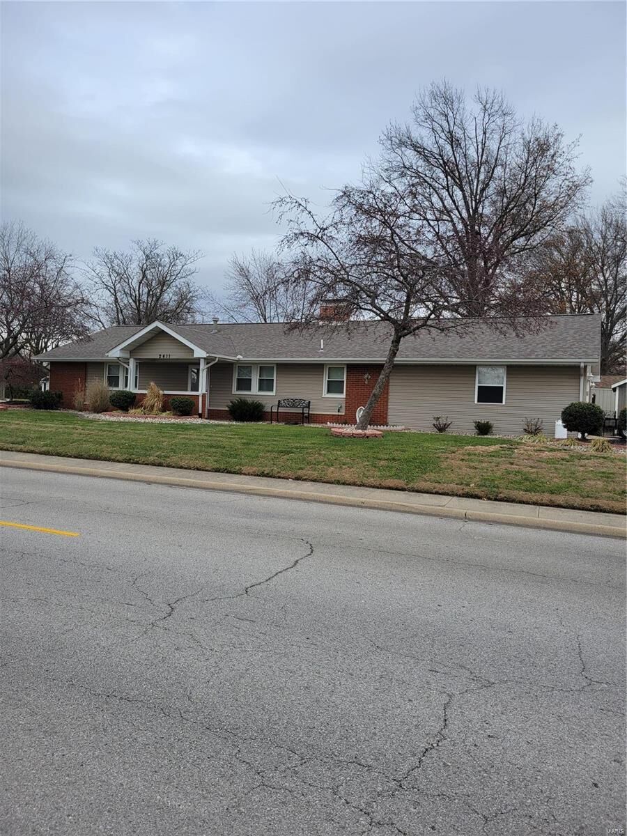 Property Photo:  2411 Poplar Street  IL 62249 