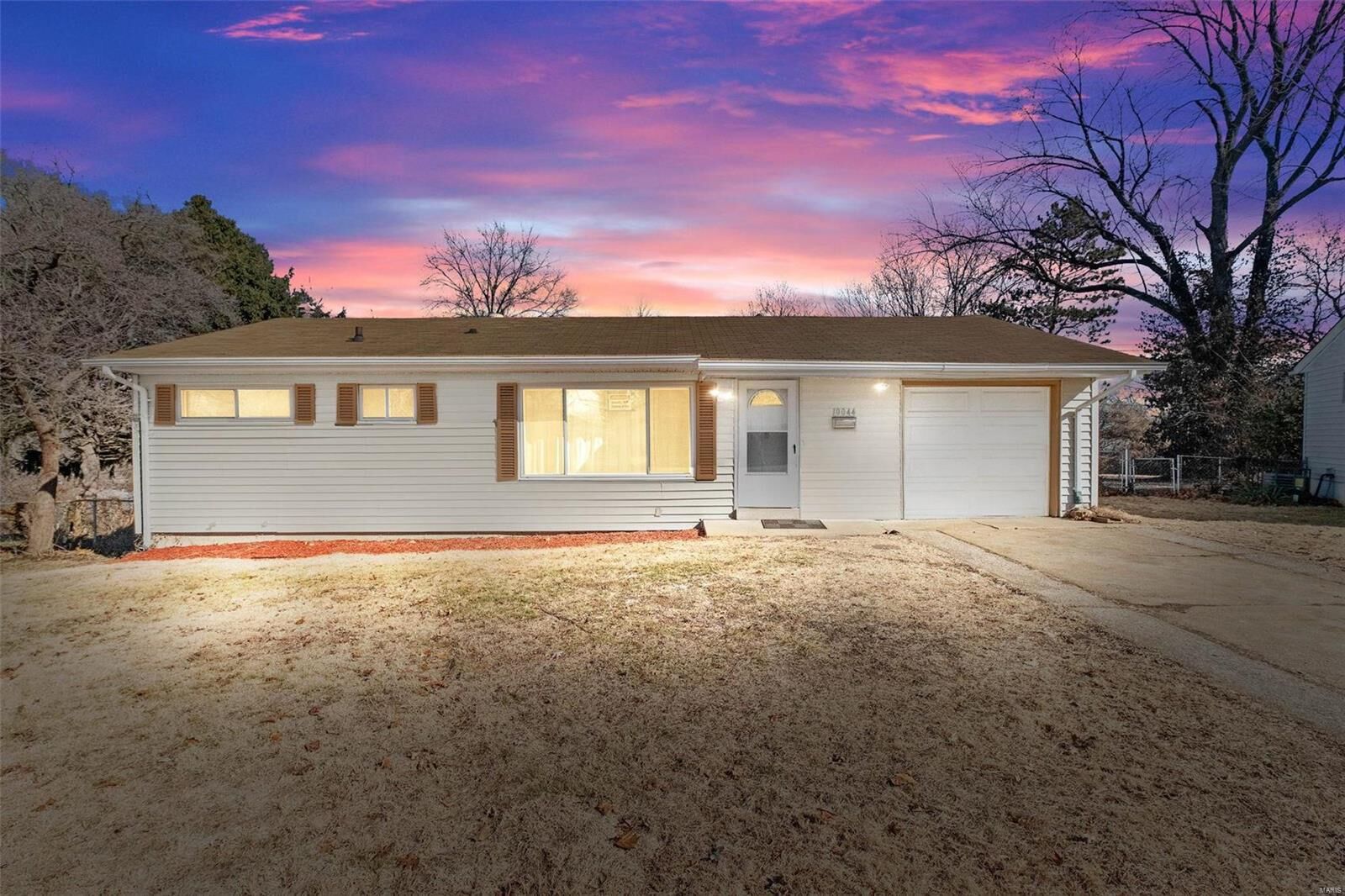 Property Photo: 10044 Lakemoor Drive MO 63136