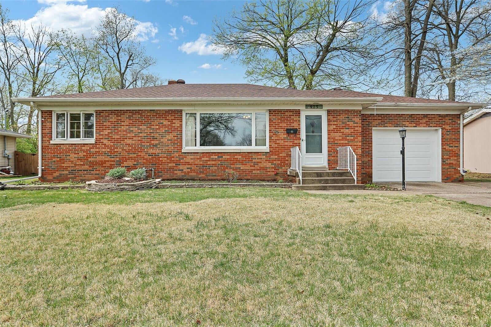 Property Photo: 425 Legion Drive IL 62025