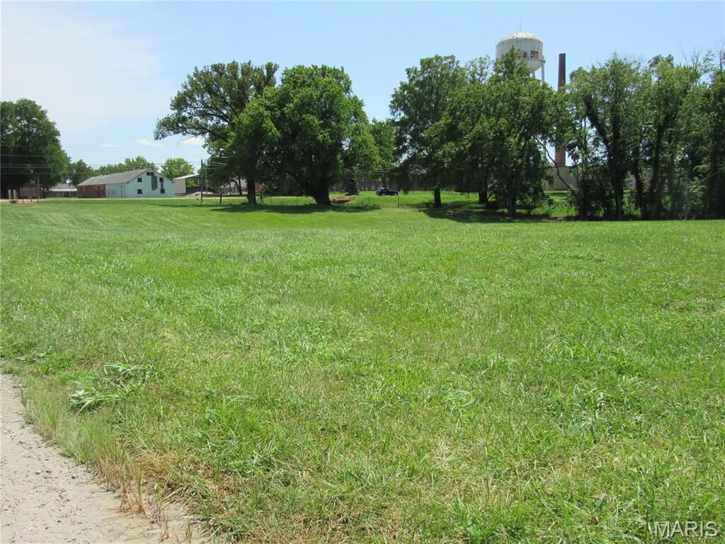 Property Photo:  4519 Alton Commerce Parkway  IL 62002 