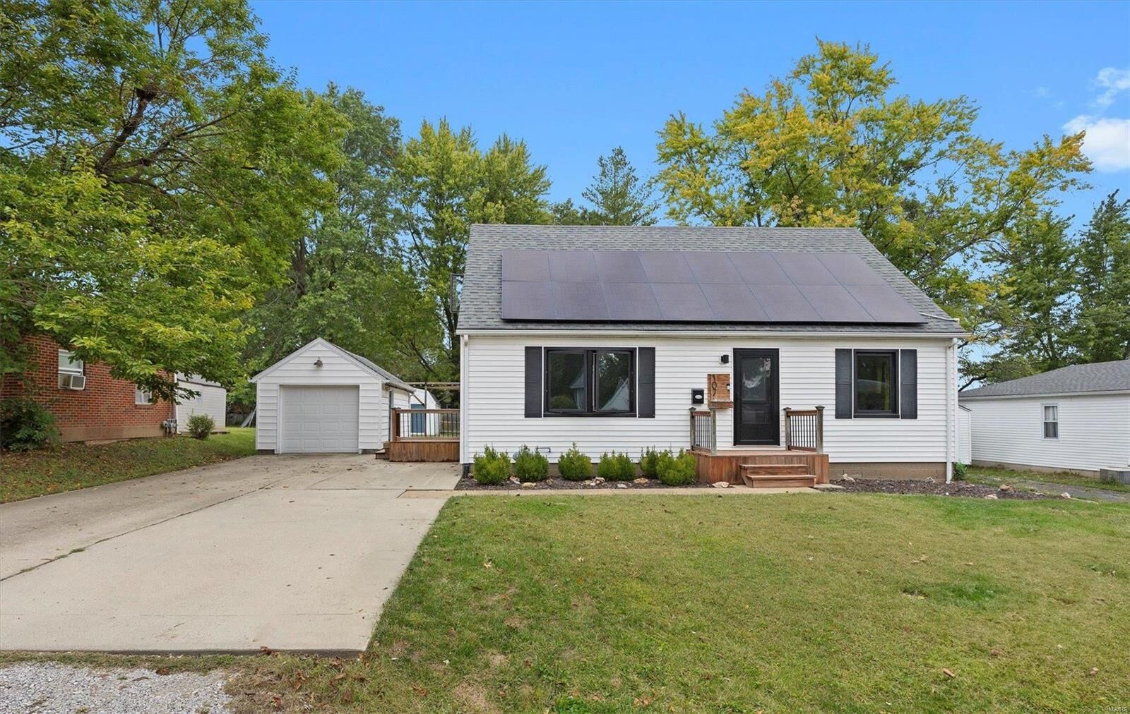 Property Photo: 107 Henderson Street IL 62294