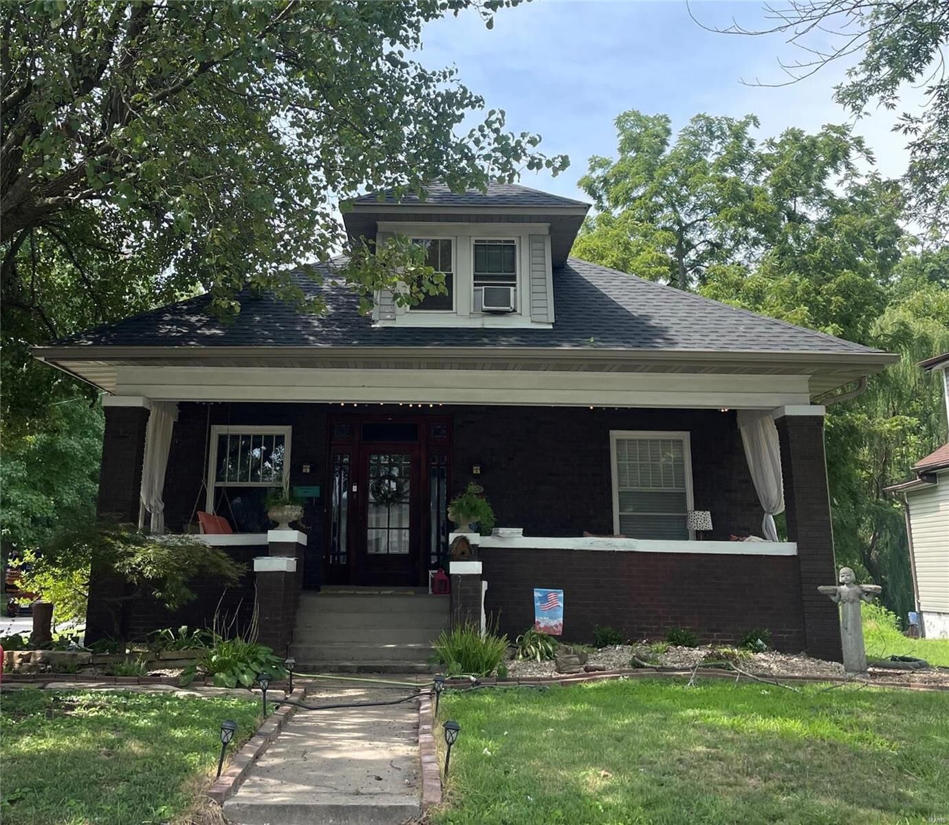 Property Photo:  1301 N 2nd Street  IL 62025 