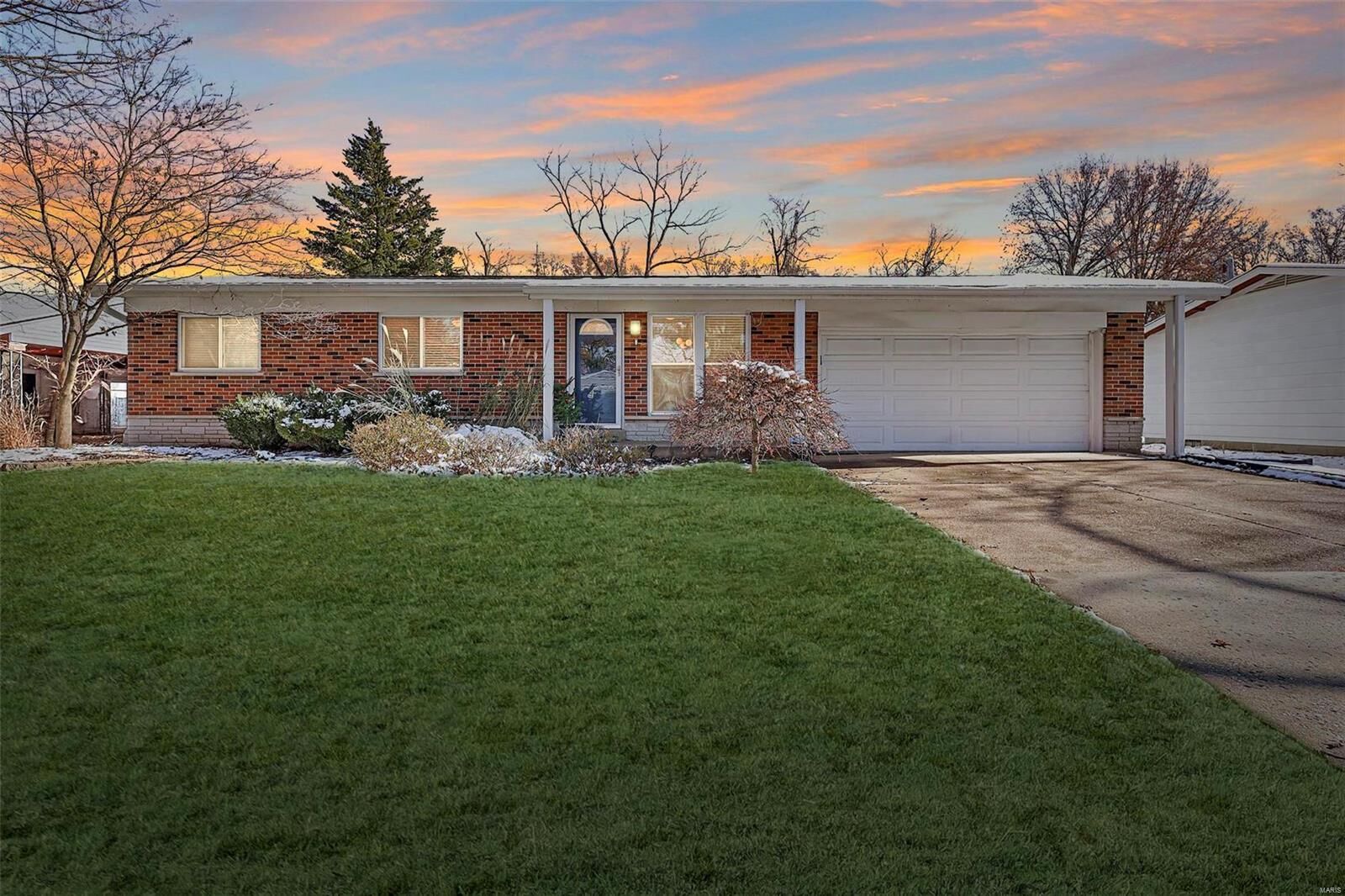 Property Photo:  1408 Jaywood Drive  MO 63146 