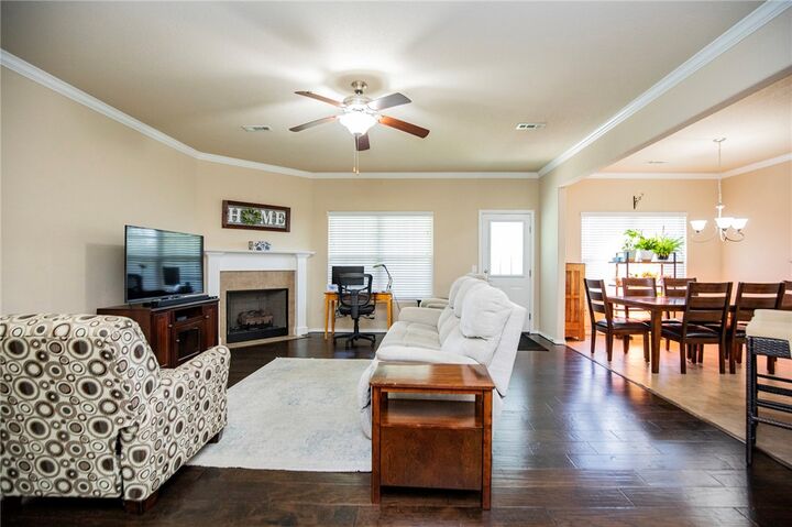 Property Photo: 5001 W Lakewood Court AR 72758