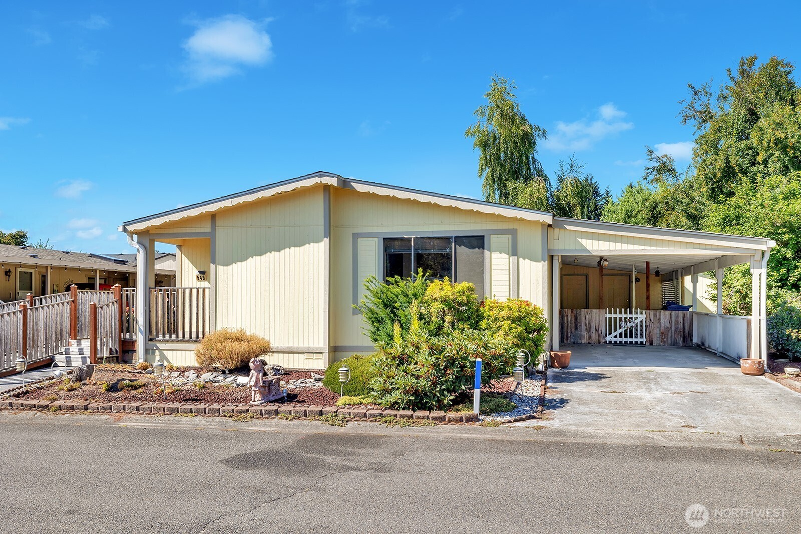 Property Photo: 1402 22nd Street NE 549 WA 98002