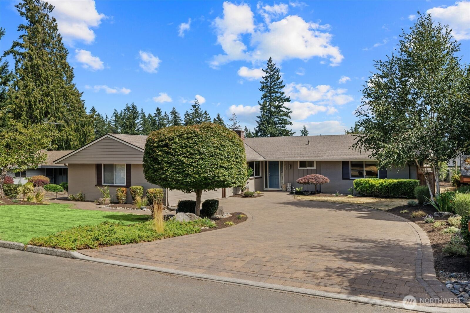 Property Photo:  854  170th Place NE  WA 98008 