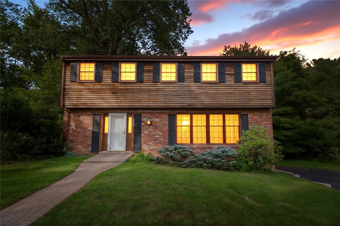 Property Photo: 2907 Autumnwood Dr PA 15116