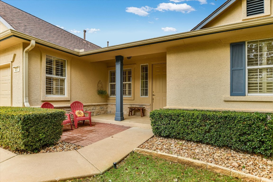 Property Photo:  202 Whippoorwill Cove  TX 78633 