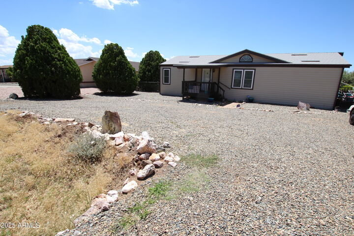 Property Photo:  17527 E Trails End Road  AZ 86333 