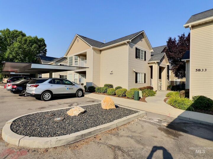 Property Photo: 5807 N Garrett St ID 83714