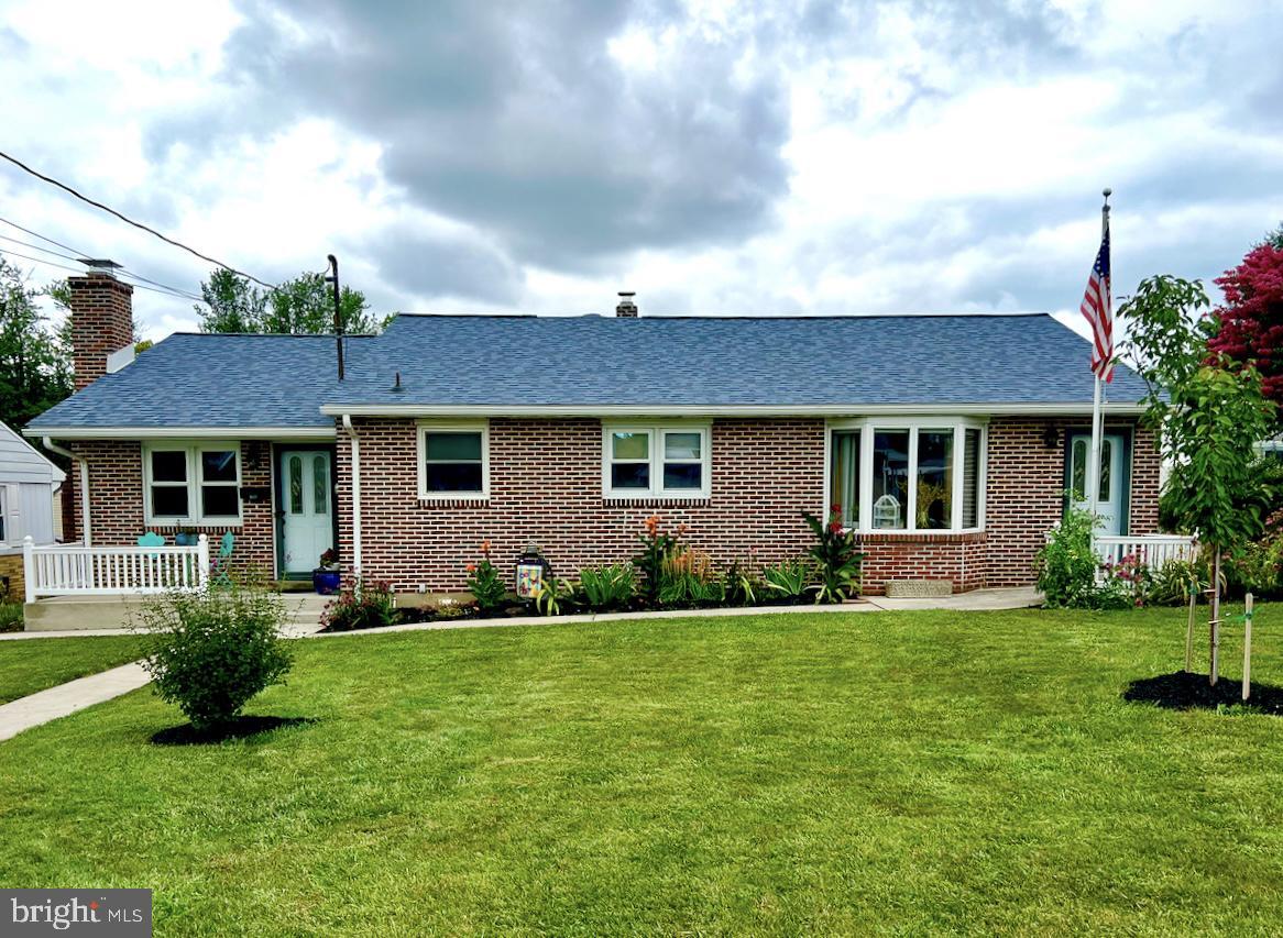 Property Photo: 1627 E Caracas Avenue PA 17033
