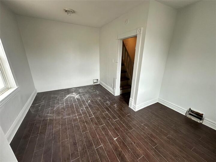 Property Photo: 504 Spence Street MB R3B 2R7