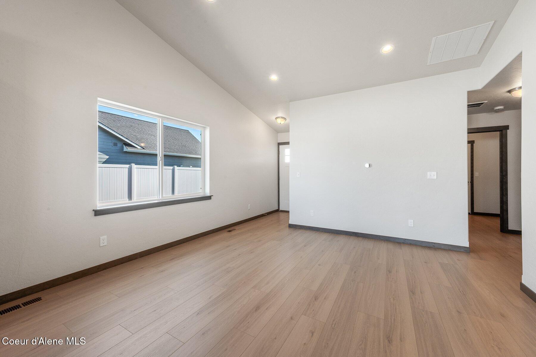 Property Photo: 925 Washington St ID 83868
