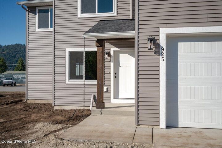 Property Photo:  925 Washington St  ID 83868
