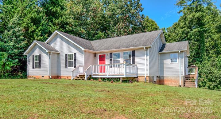 Property Photo: 2606 Bear Creek Road NC 28753
