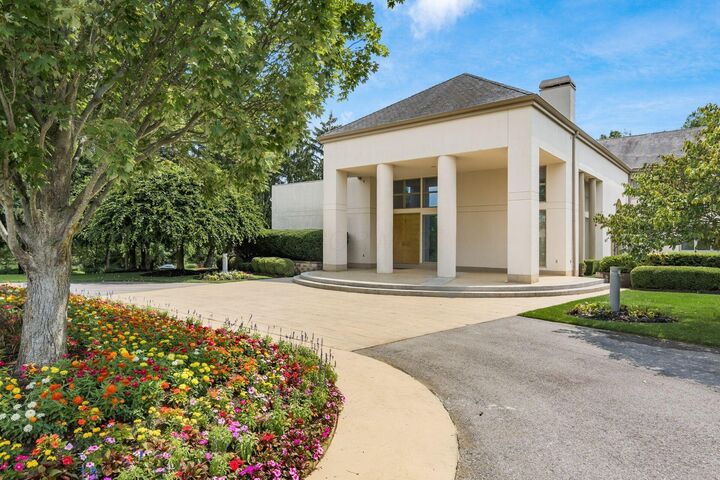 Property Photo:  8565 Dunsinane Drive  OH 43017 