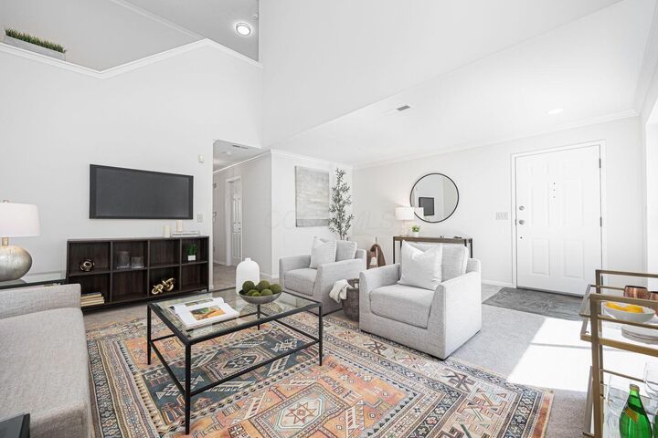 Property Photo:  44 Victorian Gate Way  OH 43215 