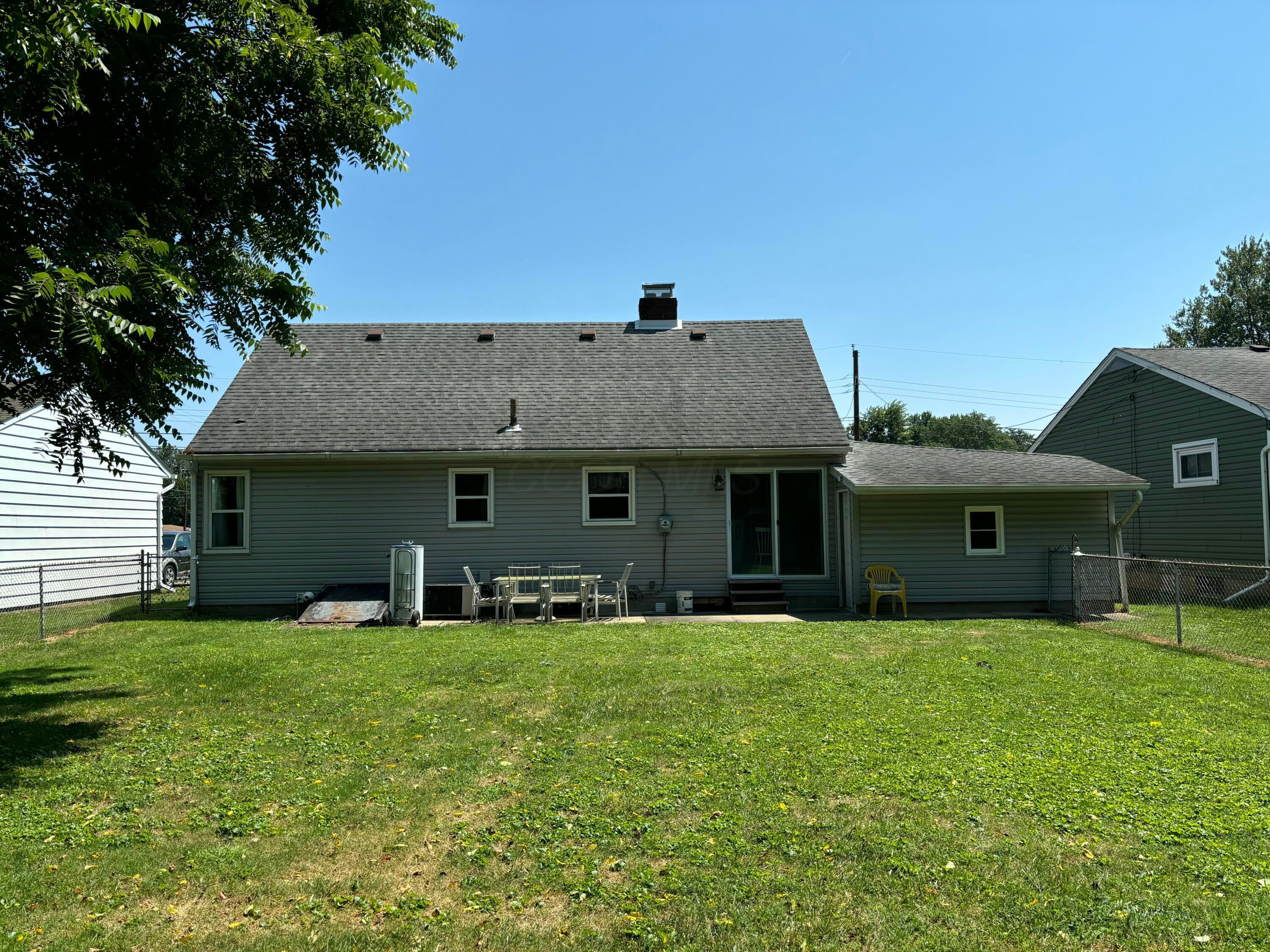 Property Photo: 733 Saratoga Avenue OH 43055