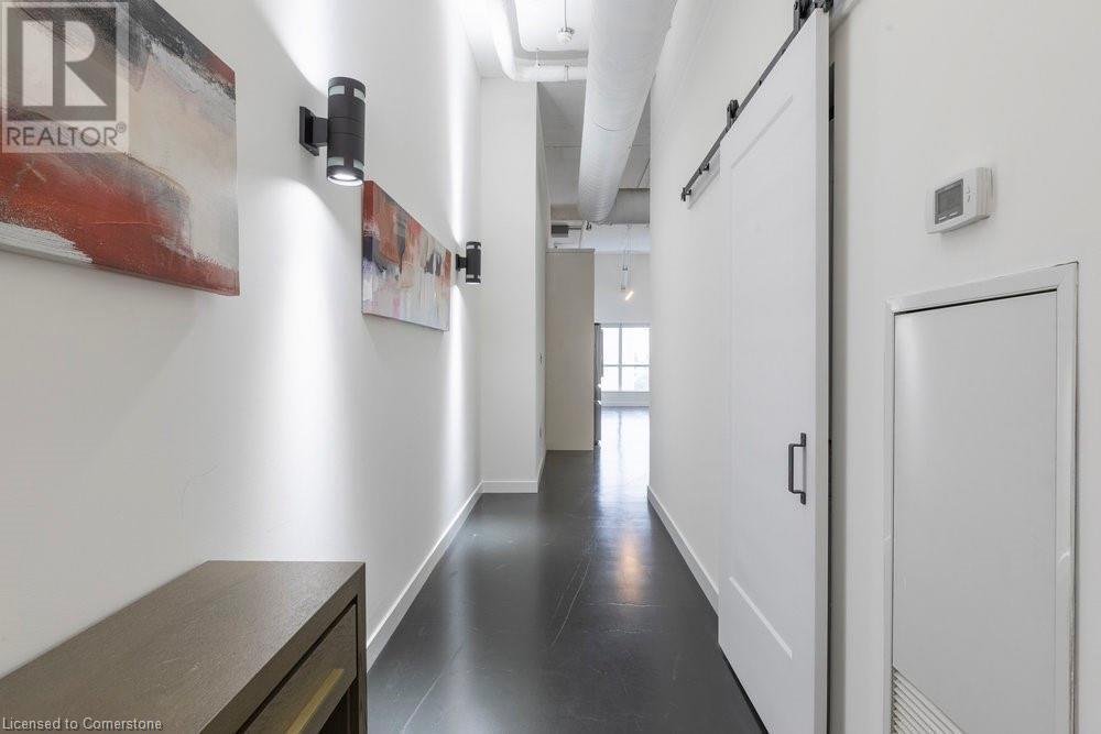 Property Photo: 66 Bay Street South Ph5 ON L8P 4Z6
