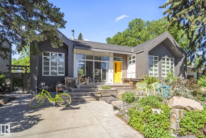 Photo de la propriété:  7222 119 Street NW  AB T6G 1V6 