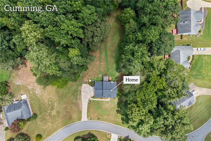 Property Photo: 7745 Timberline Overlook GA 30041