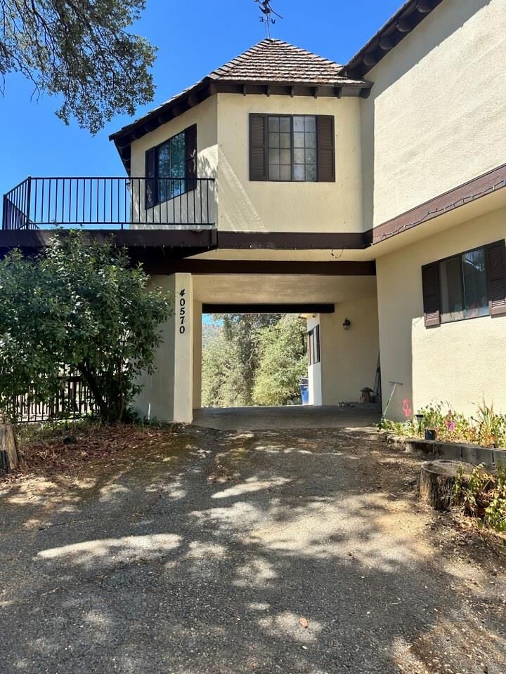 Property Photo:  40570 Griffin Drive  CA 93644 
