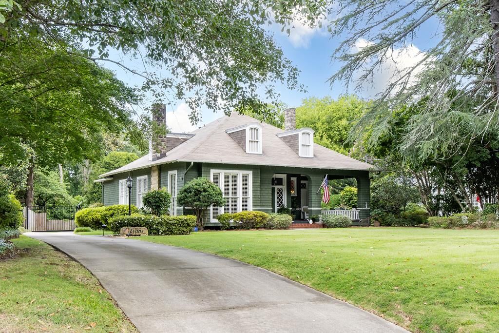 Property Photo:  1531 Wildwood Avenue  GA 31906