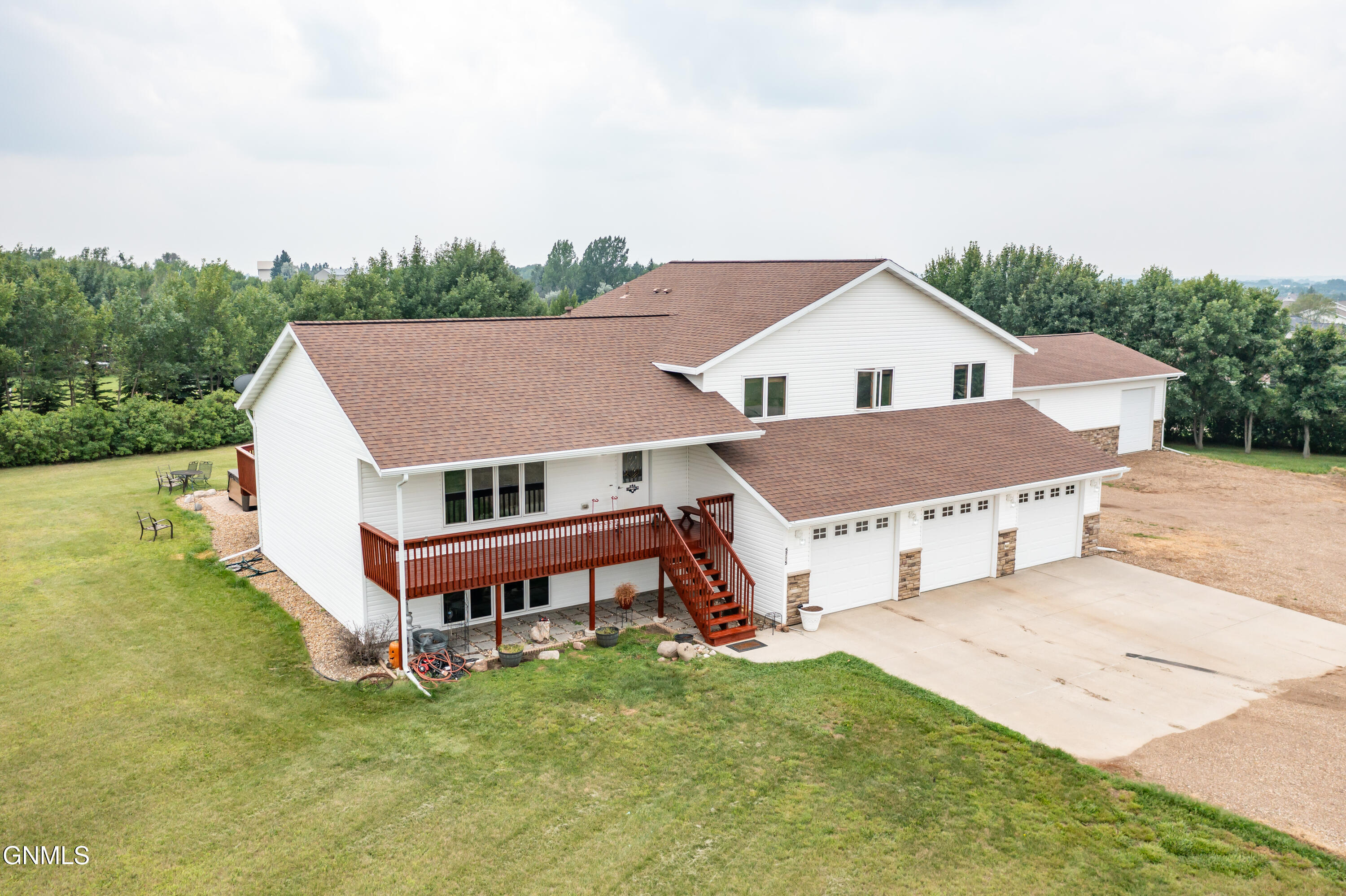 Property Photo:  5715 Country Creek Drive  ND 58503 